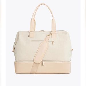 Beis weekender in beige.